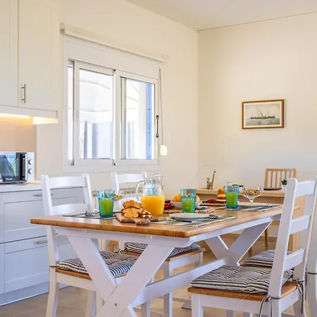 Sandoa - Beachfront Apartment *