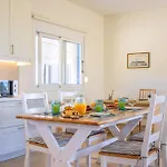 Sandoa - Beachfront Apartment *