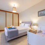 Sandoa - Beachfront Apartment