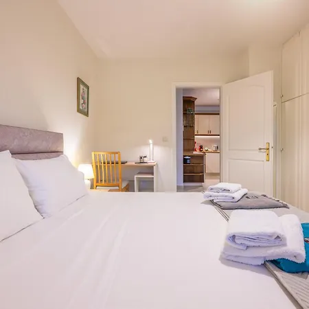 Apartment Sandoa - Beachfront Minia