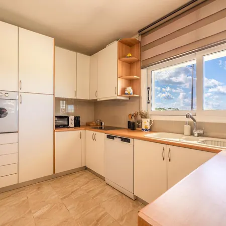Apartment Sandoa - Beachfront Minia