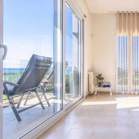 Sandoa - Beachfront Appartement *