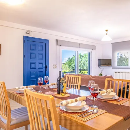 Sandoa - Beachfront Apartment Minia