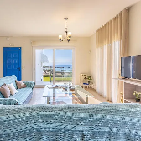 Sandoa - Beachfront * Μηνιά