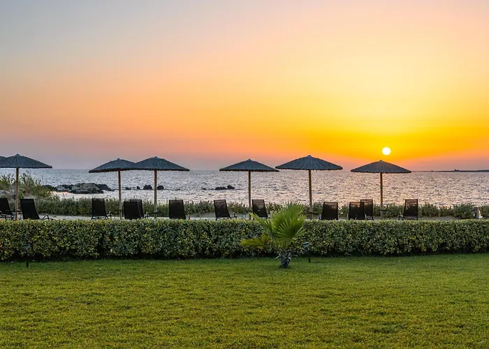 Sandoa - Beachfront *