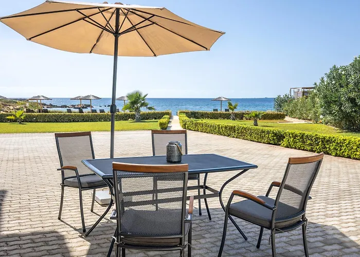 Sandoa - Beachfront Apartment Minia