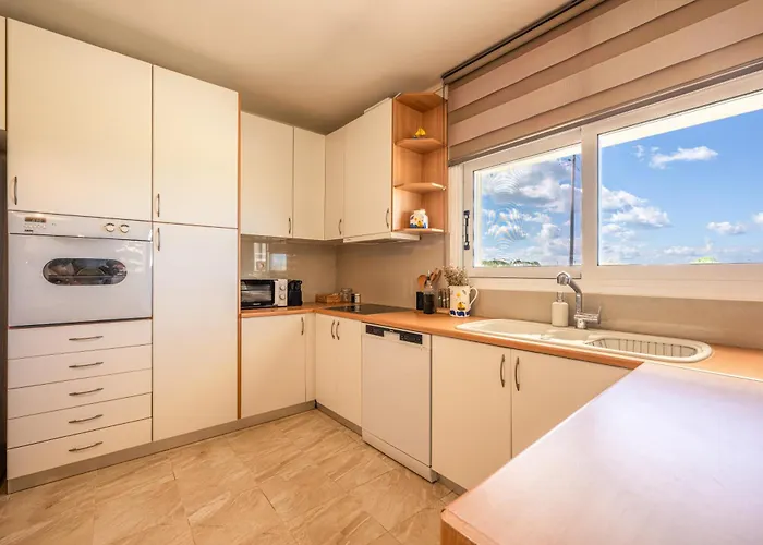 Apartment Sandoa - Beachfront Minia