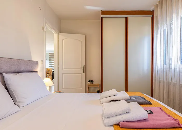 Sandoa - Beachfront Apartment Minia