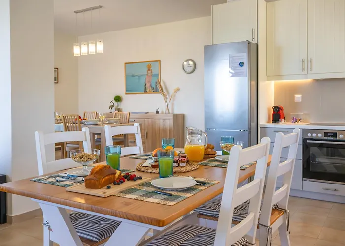 Sandoa - Beachfront Apartment Minia