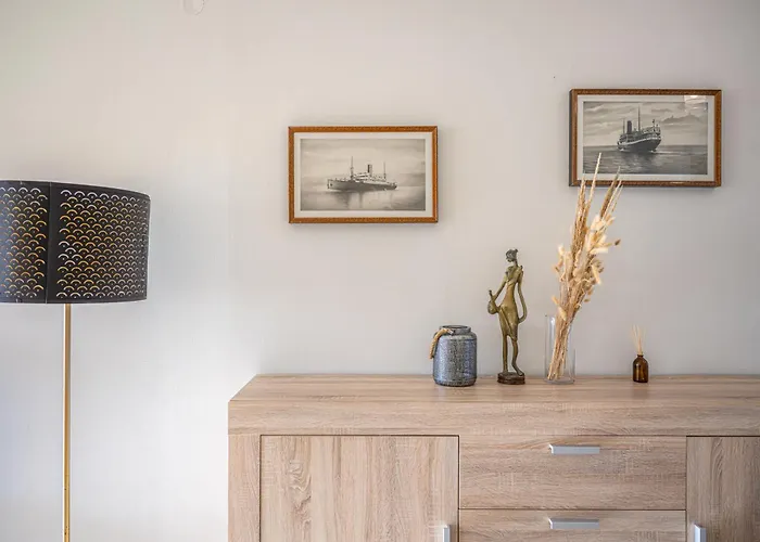 Sandoa - Beachfront Minia