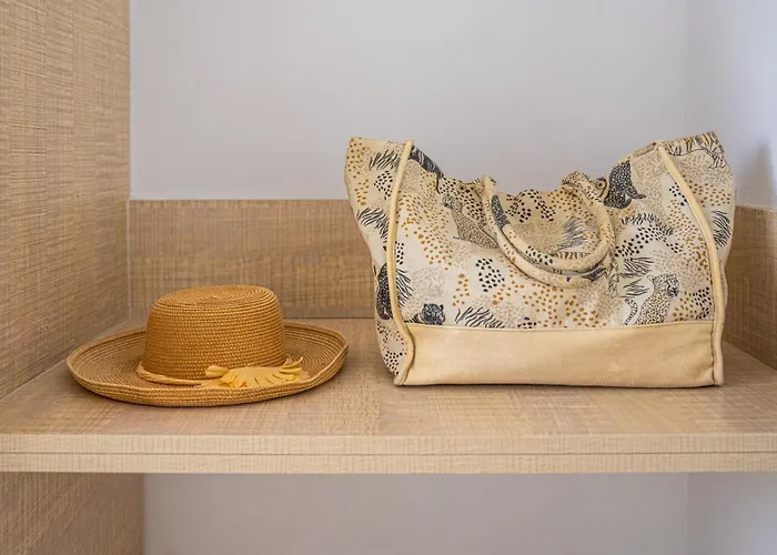 Sandoa - Beachfront Apartment *